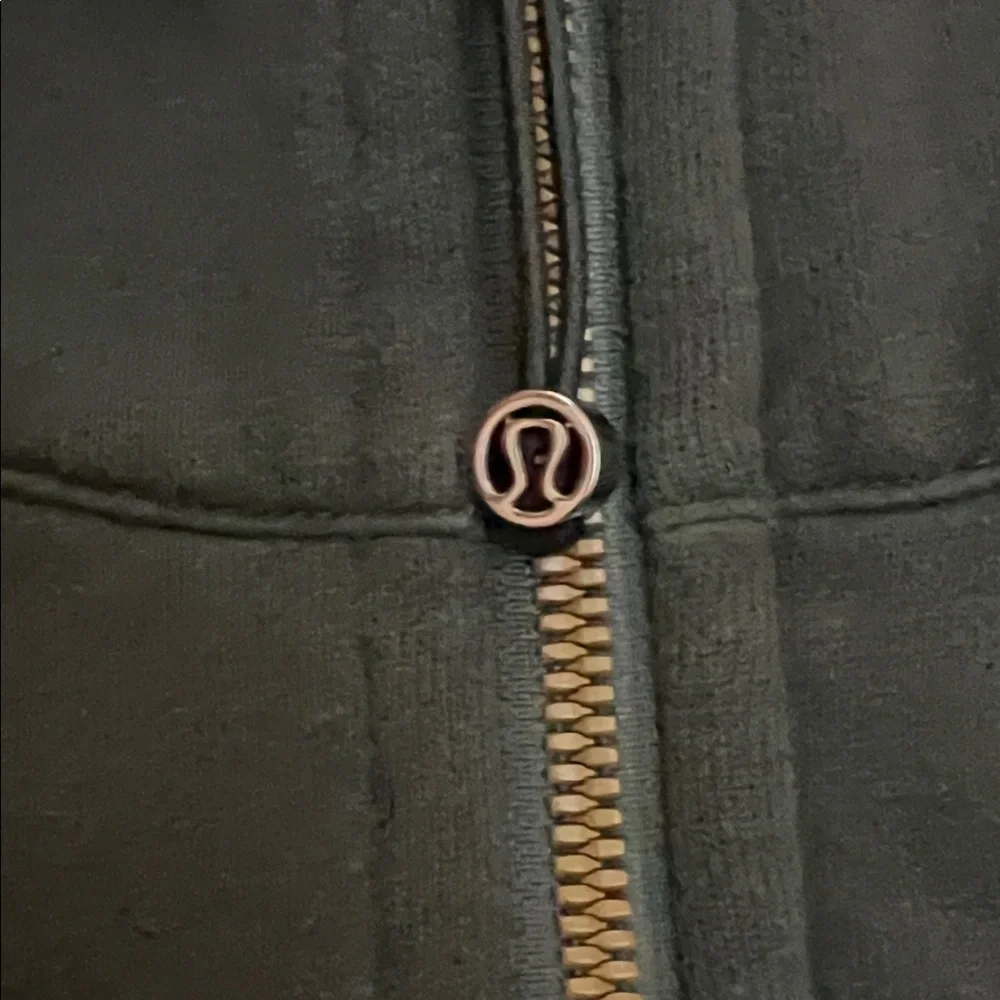 Lululemon 🍋 Dark Green Scuba 1/4 Zip Hoodie - Picture 2 of 4